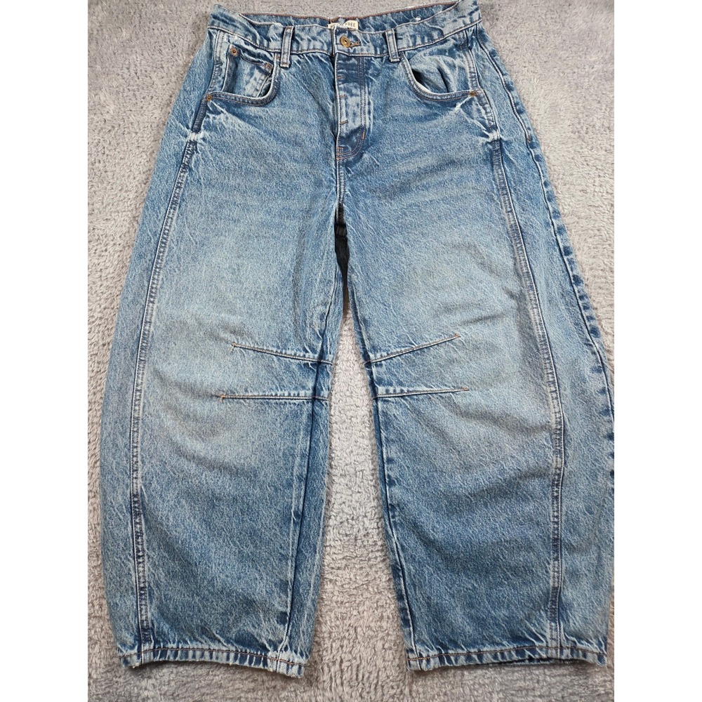 We The Free Barrel Jeans 28S Blue Womens Relaxed Curved Leg Light Wash Denim